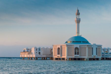مسجد الرحمة ( المسجد العائم )